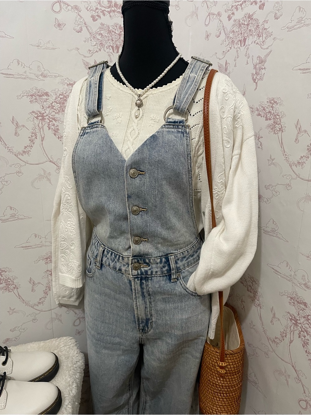 American Eagle Light Wash Denim mom Overalls new with tags US 10 Long - Picture 2 of 13